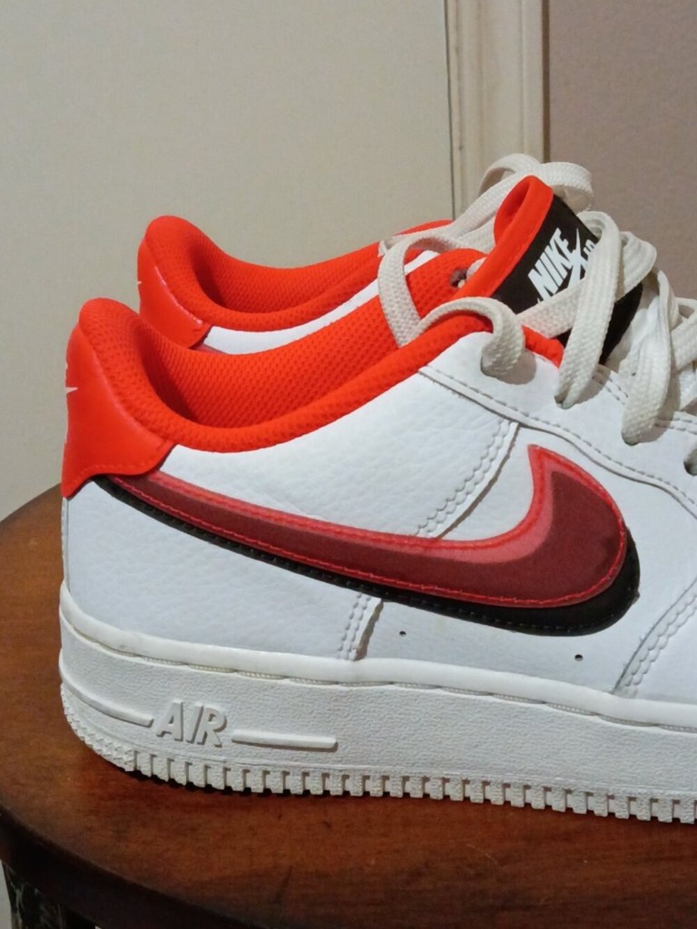 Nike Air Force 1 Low Youth Sneakers Shoes 5.5Y White Red Leather CW1574-101 - Picture 4 of 13